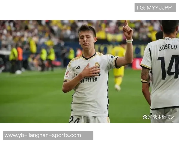 恭贺居莱尔与伊尔迪兹荣获土耳其足球推广奖的辉煌成就